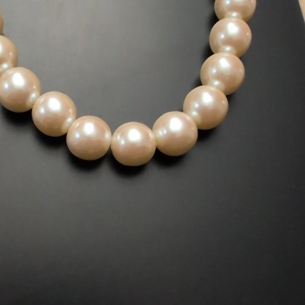 Vintage Large Cream Pearl Necklace - Picture 2 of 3